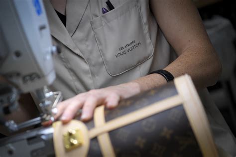 vol armée pour un sac louis vuitton|France : un magasin Louis Vuitton cambriolé à Paris après une .